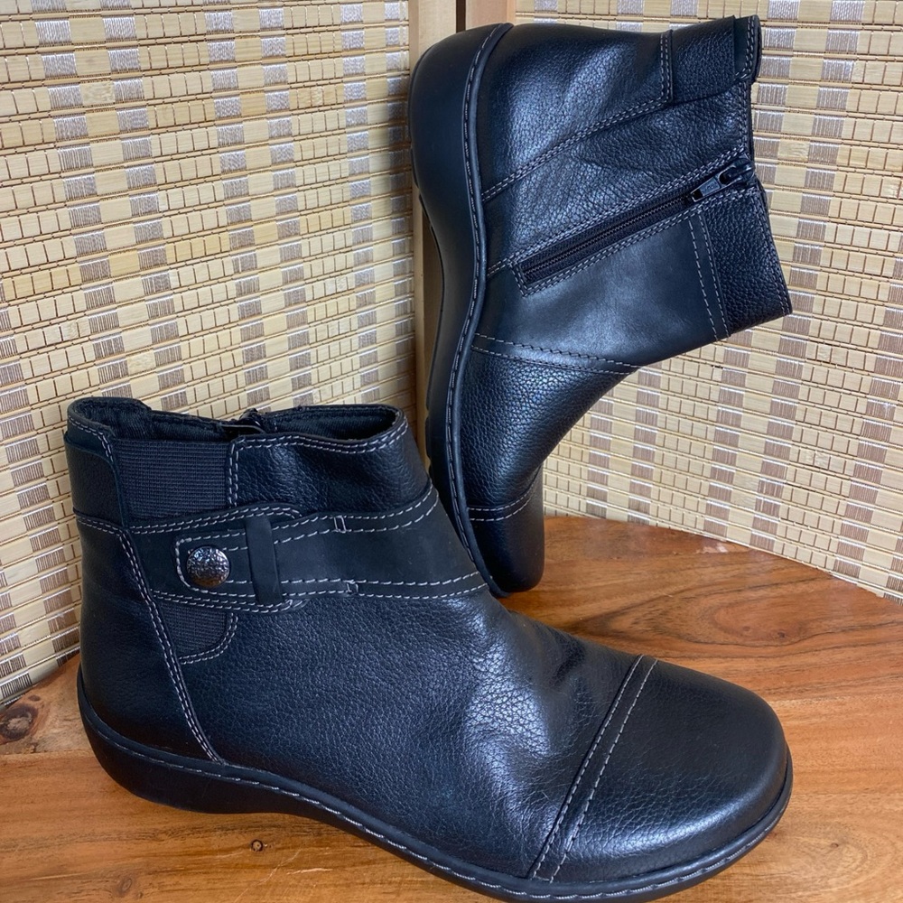 🔶Clarks Cora Tropic Pebbled Side Zip Bootie Black Leather Casual Boots Size 6.5